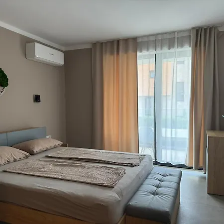 Victoria Apartment *