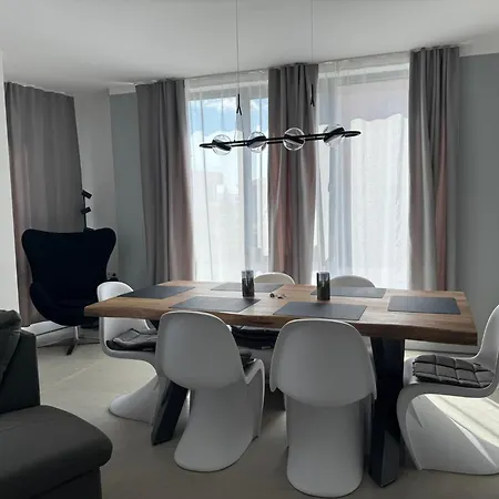 Victoria Apartment