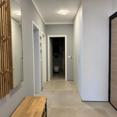 Victoria Apartment *