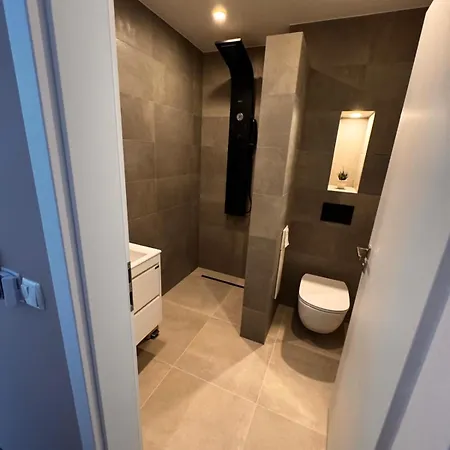Victoria Apartment